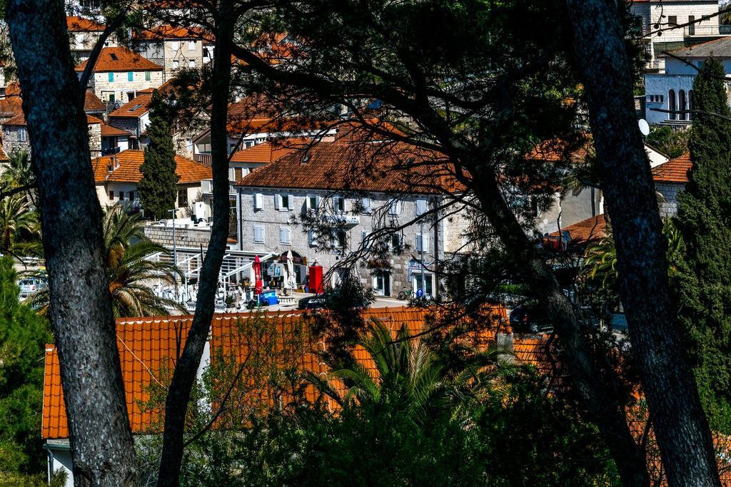 Ducina Apartments Milna  Buitenkant foto